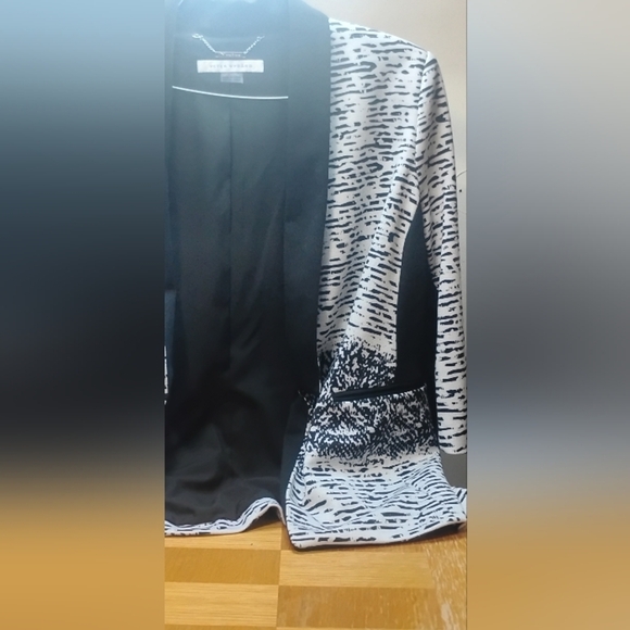 Peter Nygard Blazer JacketSize: 8 - Picture 5 of 15